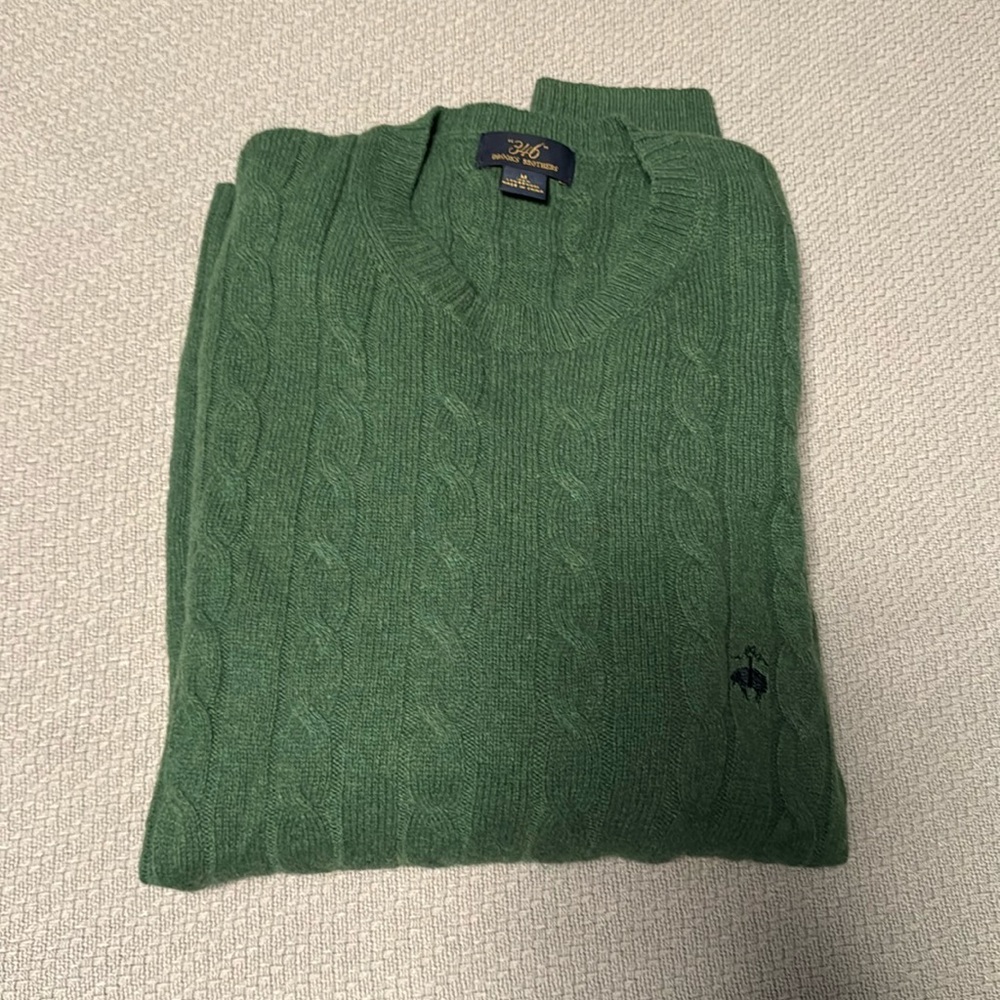 Men’s medium green sweater by Brooks Brothers. 100% lambs wool